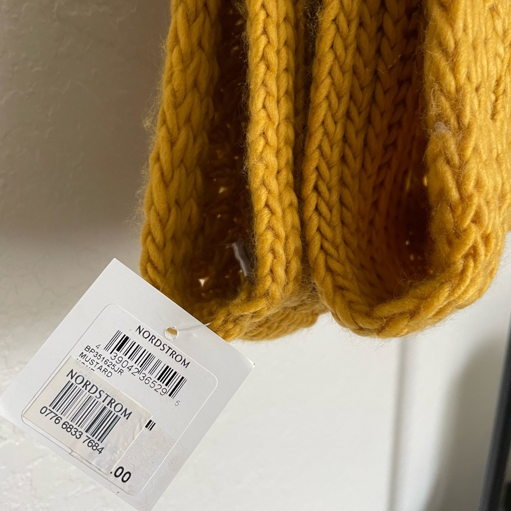BP | Infinity Cable Knit Scarf - Picture 3 of 4